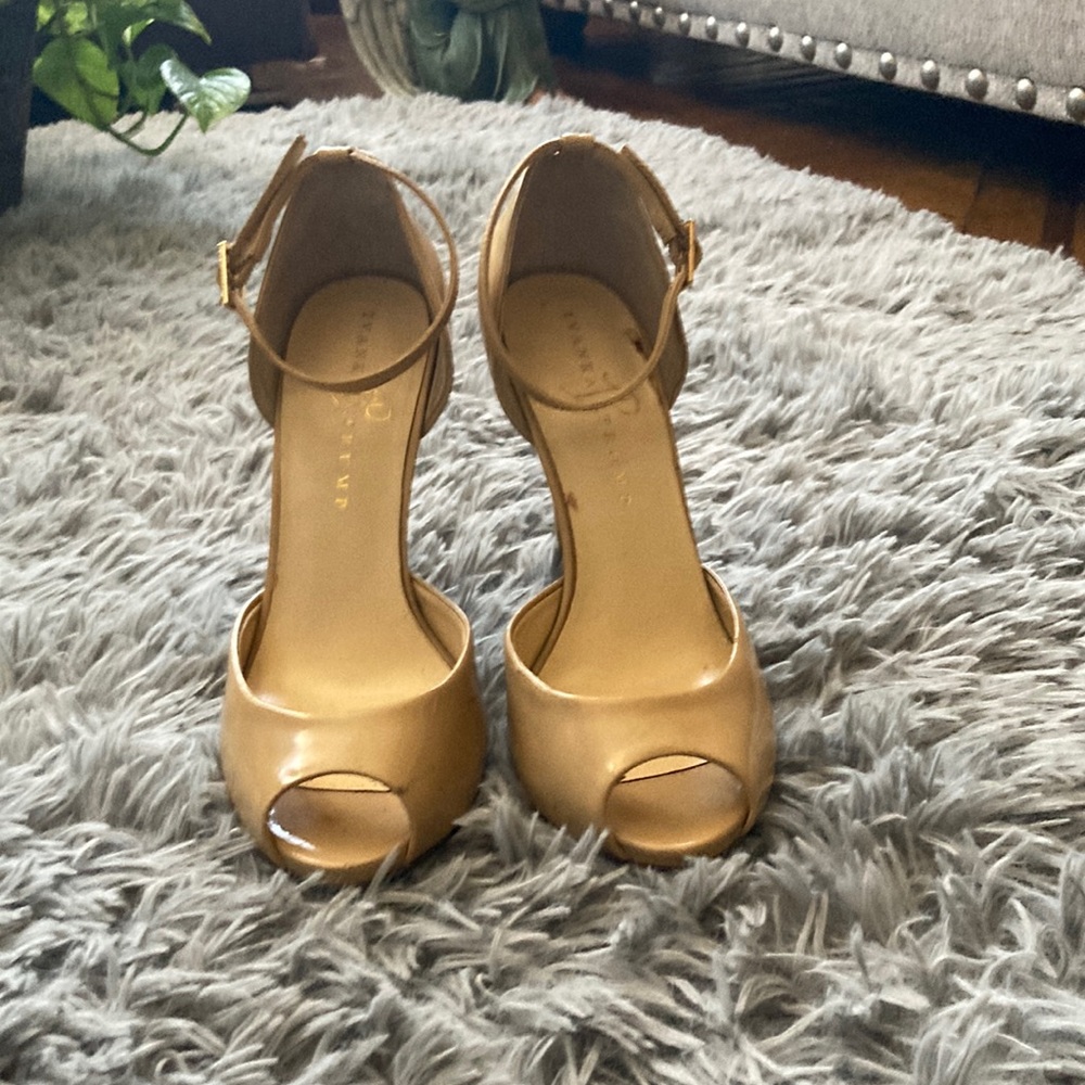 Beautiful heels for parties size 8 for women